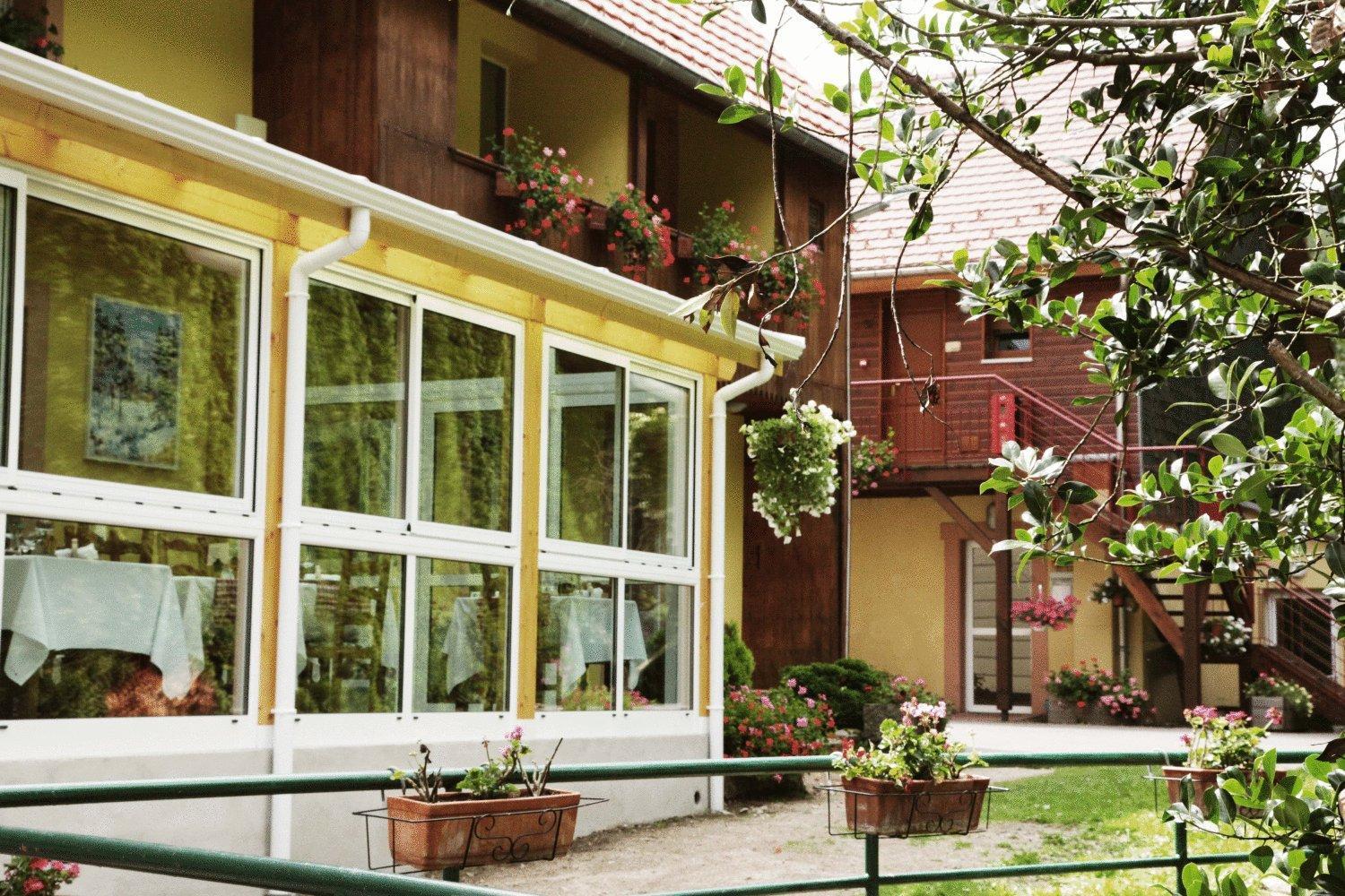 Logis Hôtel Restaurant De La Poste et SPA de Montagne  Le Bonhomme Buitenkant foto